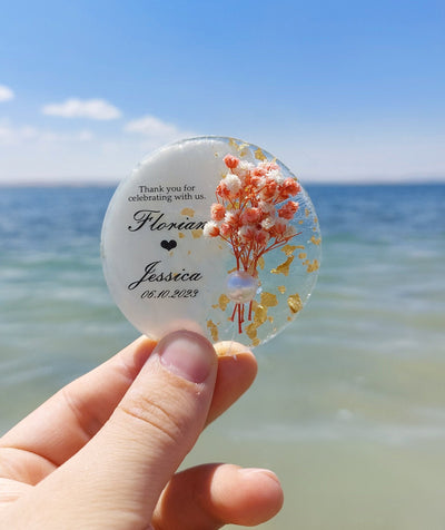 Personalized Wedding Favor Magnet – Custom Epoxy Keepsake for Guests