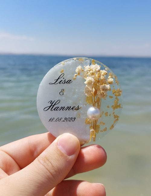 Personalized Wedding Favor Magnet – Custom Epoxy Keepsake for Guests