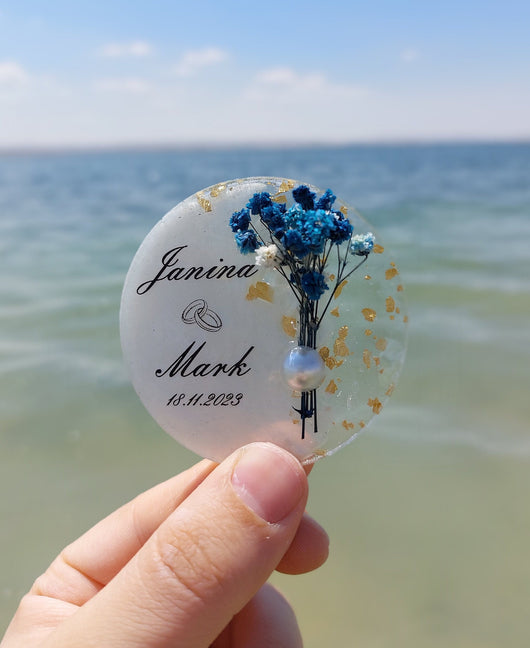 Personalized Wedding Favor Magnet – Custom Epoxy Keepsake for Guests